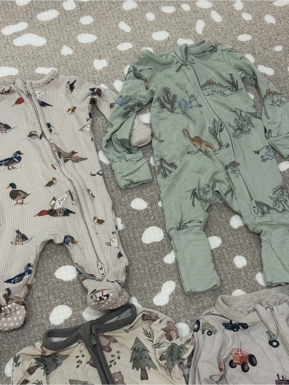 Lot of 6 bamboo footies newborn baby boy zippy sleeper posh peanut sage unisex